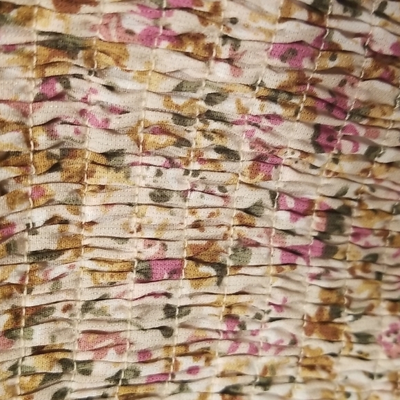 💕ASTR THE LABEL💕 Smocked Floral Print Top ~ Taupe Pink Floral Large L NWT - Picture 10 of 11